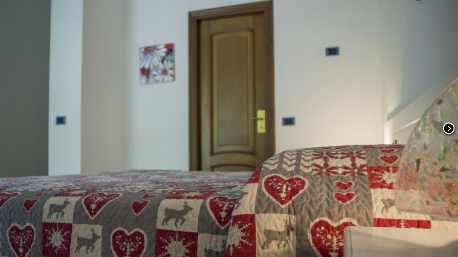 Nuovo Hotel Tripoli Settimo Vittone Rum bild