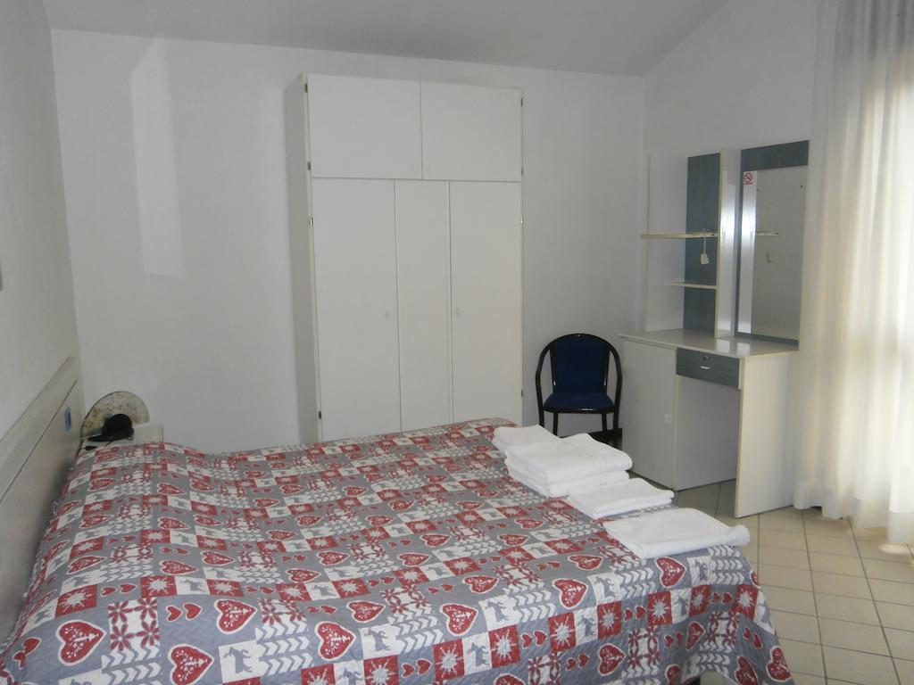 Nuovo Hotel Tripoli Settimo Vittone Rum bild